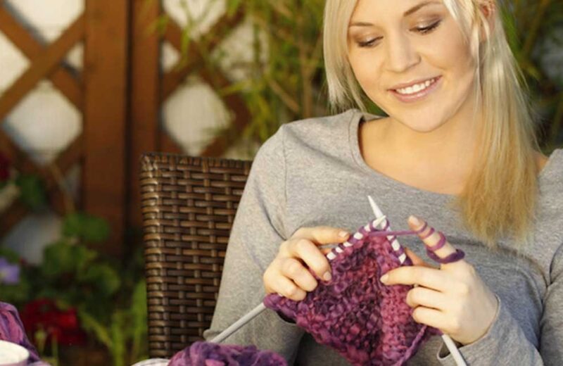 Nευρολόγος εξηγεί γιατί το πλέξιμο είναι καλό για τον εγκέφαλό σας